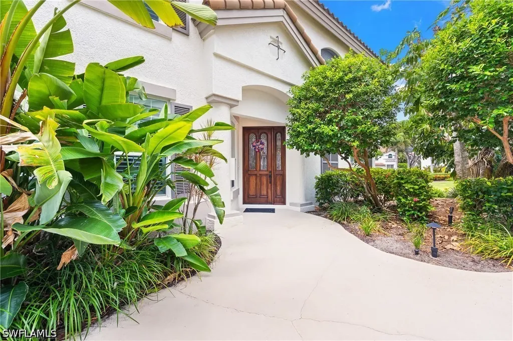 142 Colonade Circle Naples FL 34103