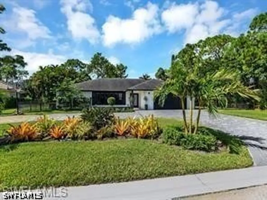 1902 Princess Court Naples FL 34110