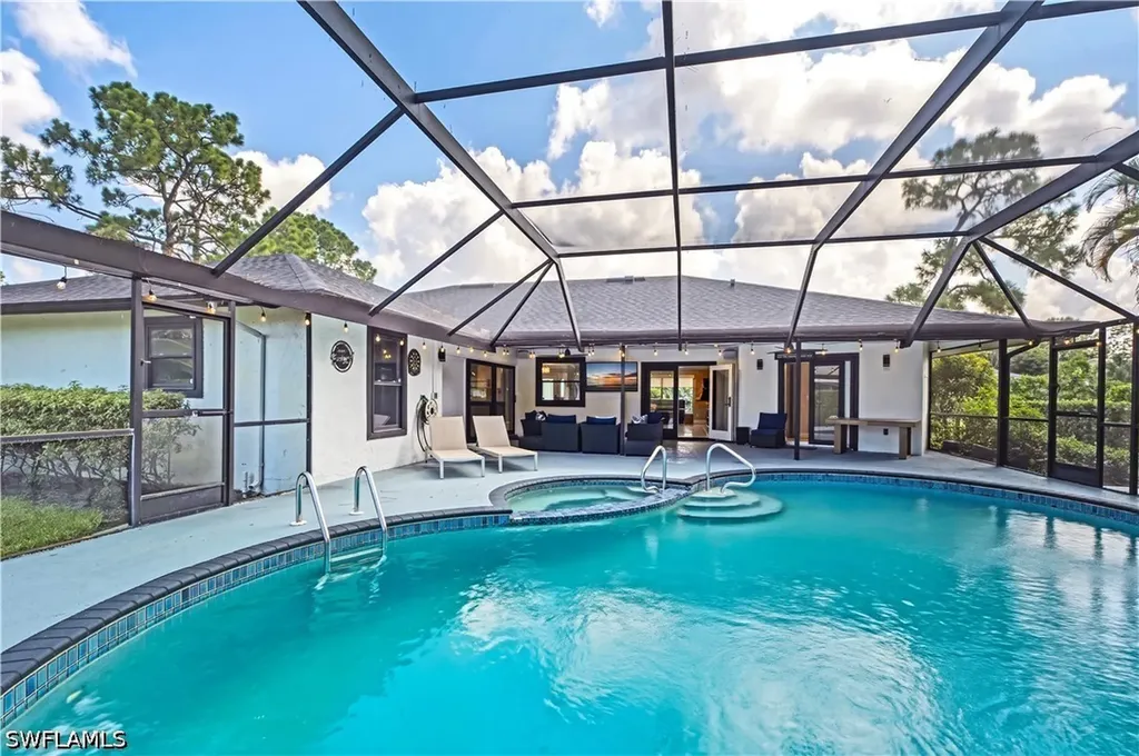 1902 Princess Court Naples FL 34110