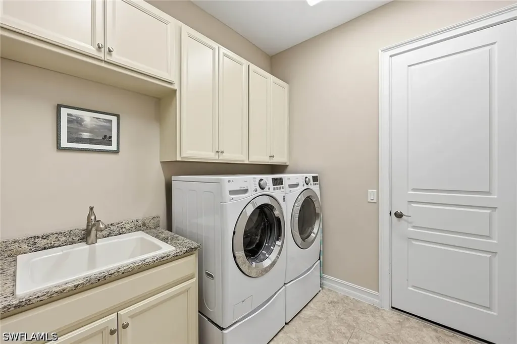 9446 Lagomar Court Naples FL 34114