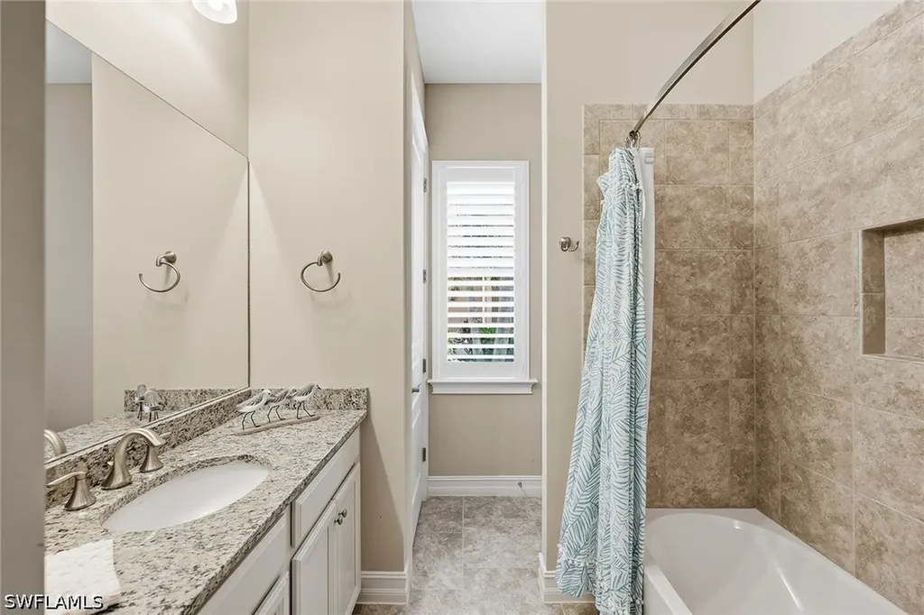 9446 Lagomar Court Naples FL 34114