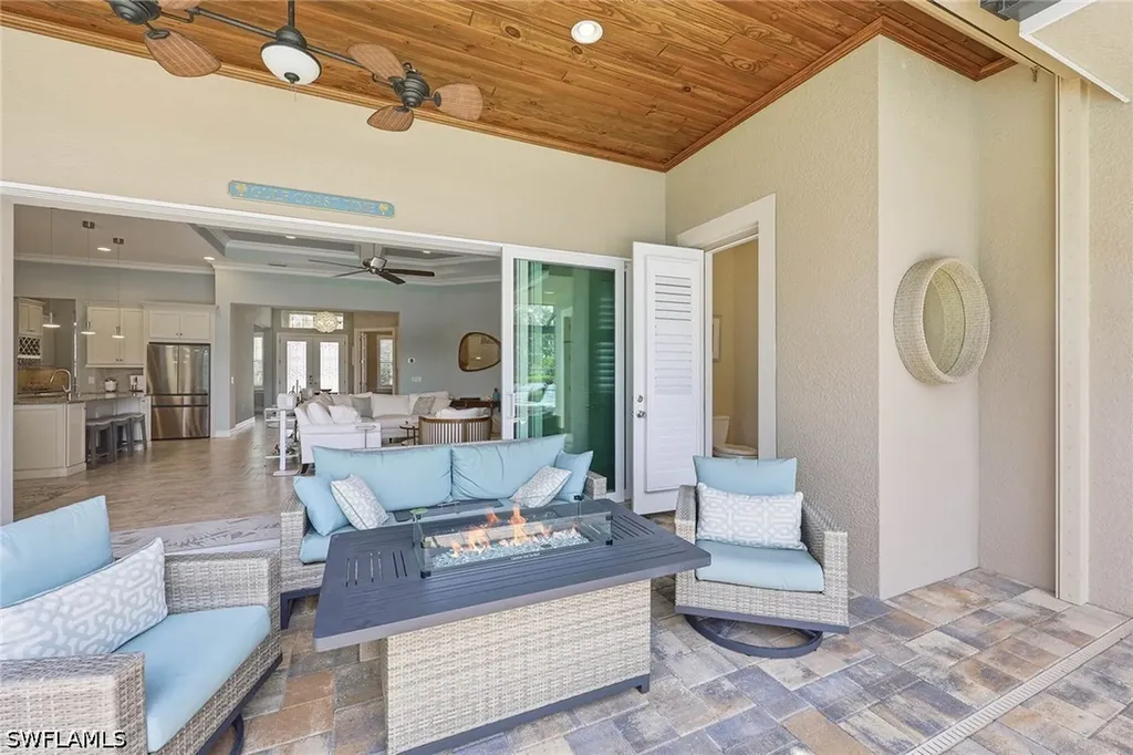 9446 Lagomar Court Naples FL 34114
