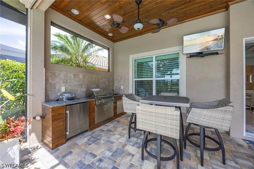 9446 Lagomar Court Naples FL 34114