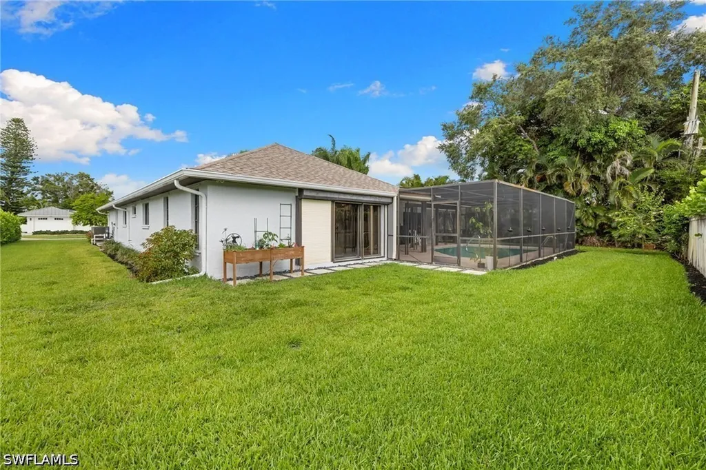 433 Golfview Drive Naples FL 34110