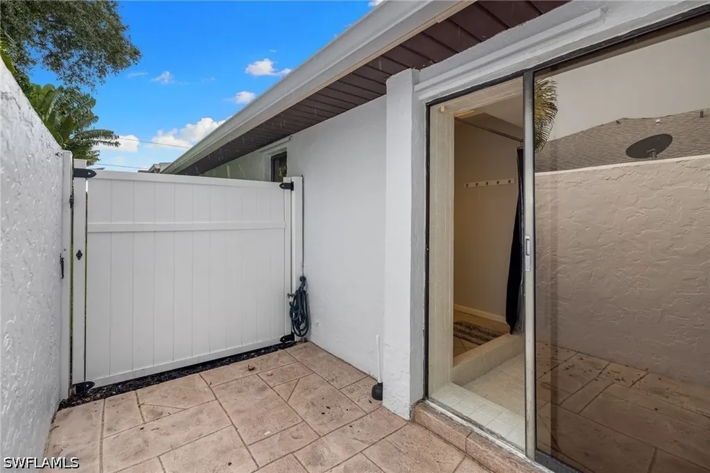 433 Golfview Naples FL 34110