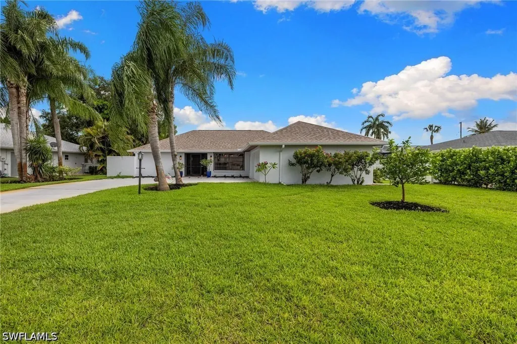433 Golfview Naples FL 34110