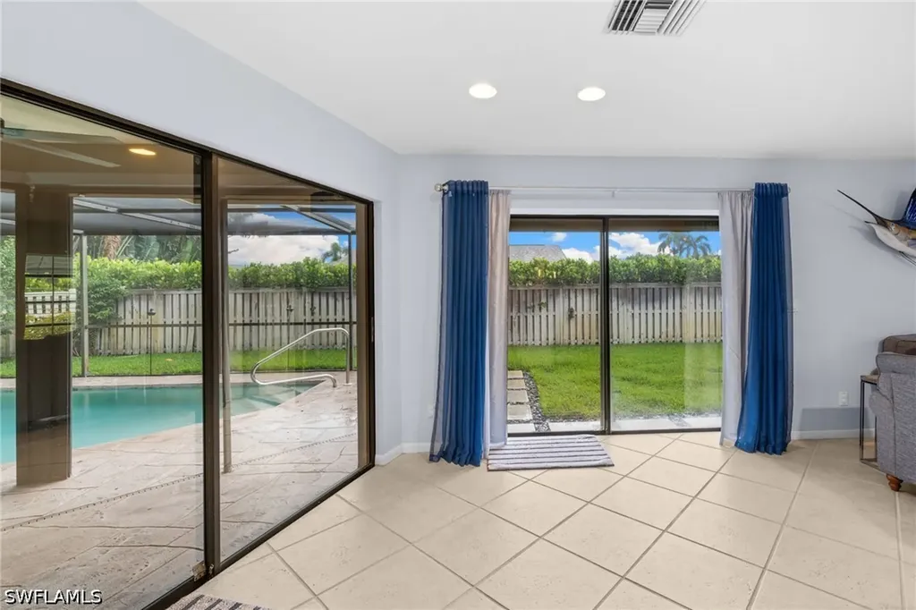 433 Golfview Drive Naples FL 34110