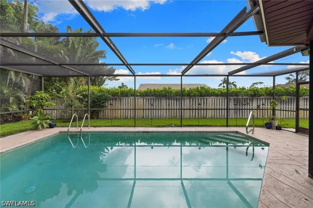433 Golfview Naples FL 34110