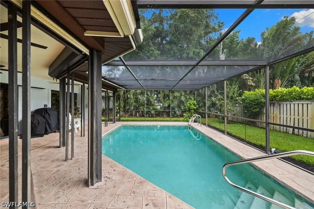 433 Golfview Naples FL 34110