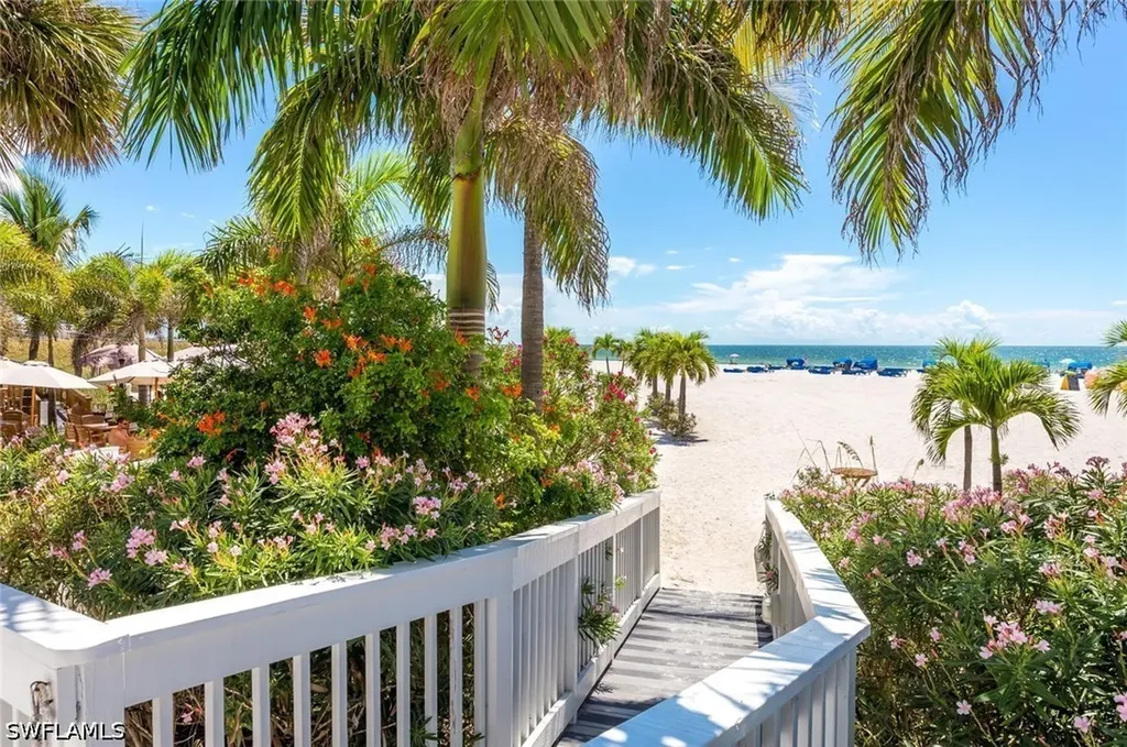 600 Luisa Court Naples FL 34104