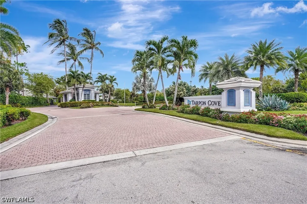 975 Tarpon Cove Drive Naples FL 34110
