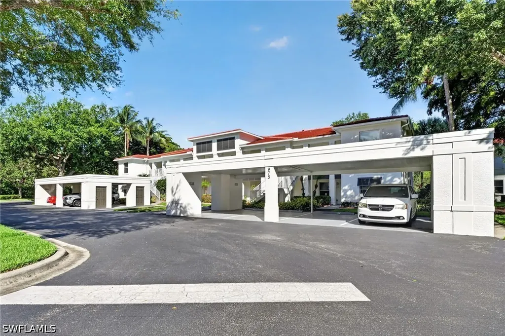 975 Tarpon Cove Drive Naples FL 34110