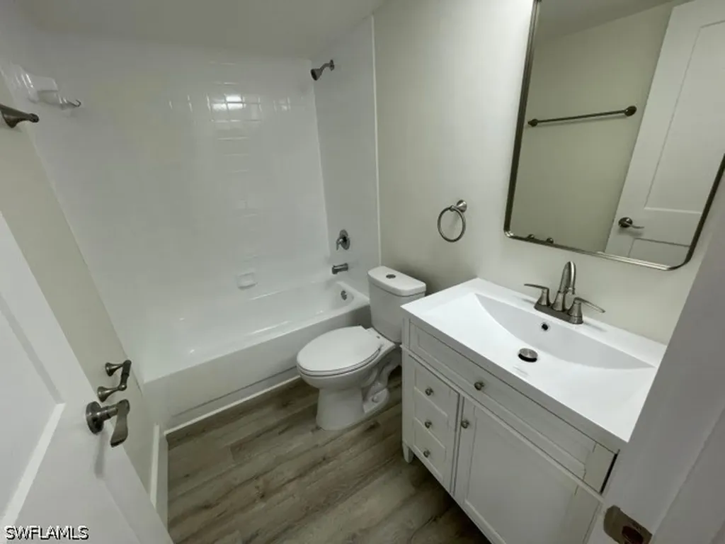 1344 Derbyshire Court Naples FL 34116