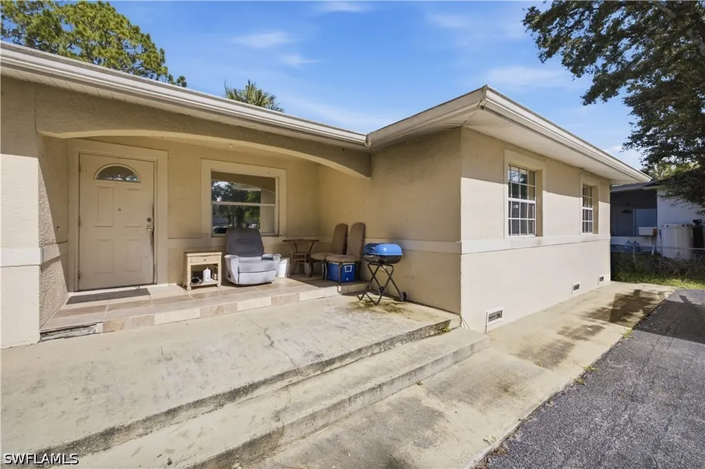 231 14th Street NE Naples FL 34120