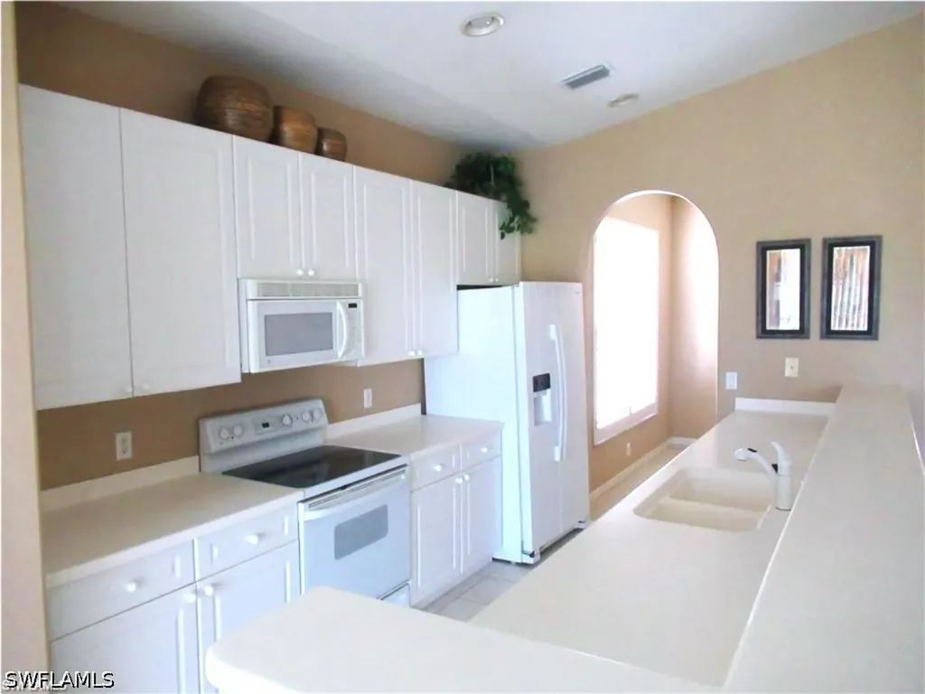 1993 Crestview Way Naples FL 34119