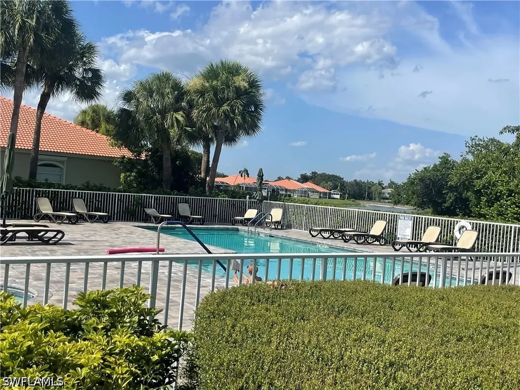 1993 Crestview Way Naples FL 34119