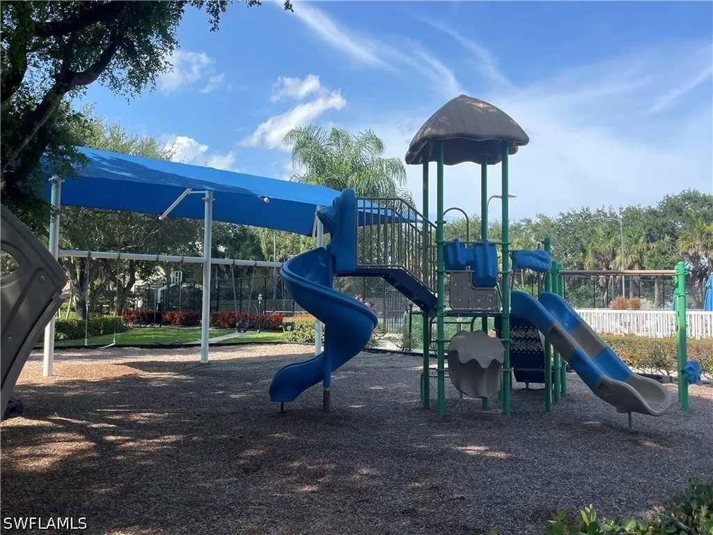 1993 Crestview Way Naples FL 34119