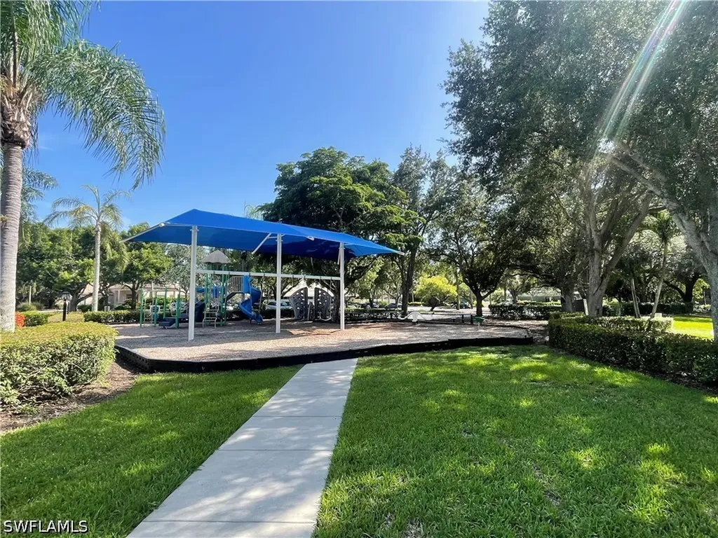 1993 Crestview Way Naples FL 34119