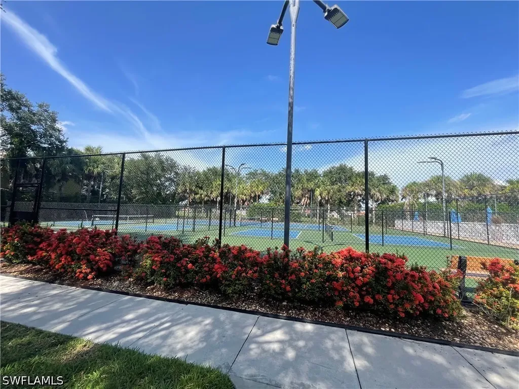 1993 Crestview Way Naples FL 34119