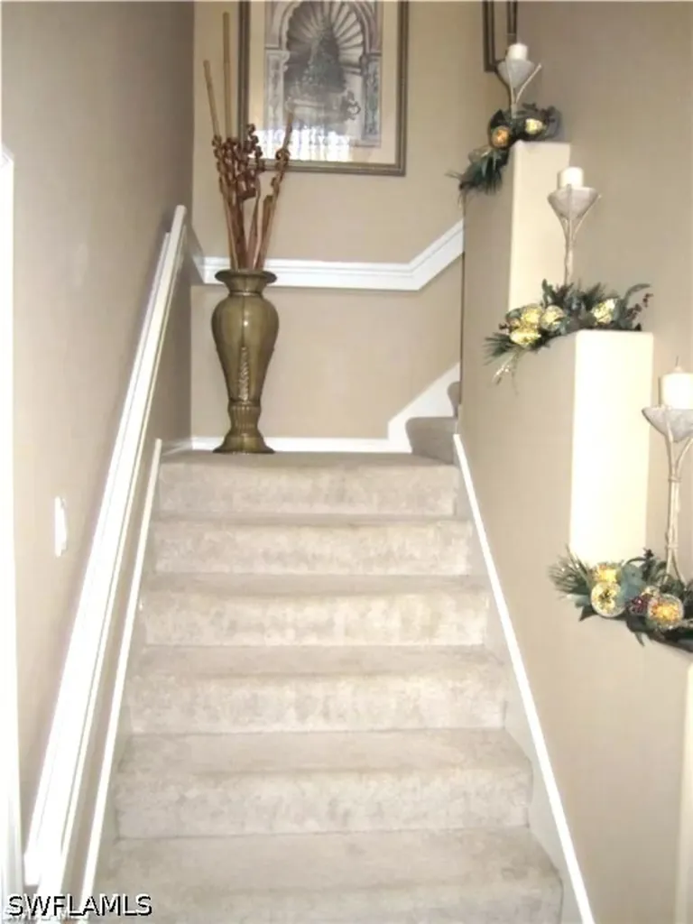 1993 Crestview Way Naples FL 34119