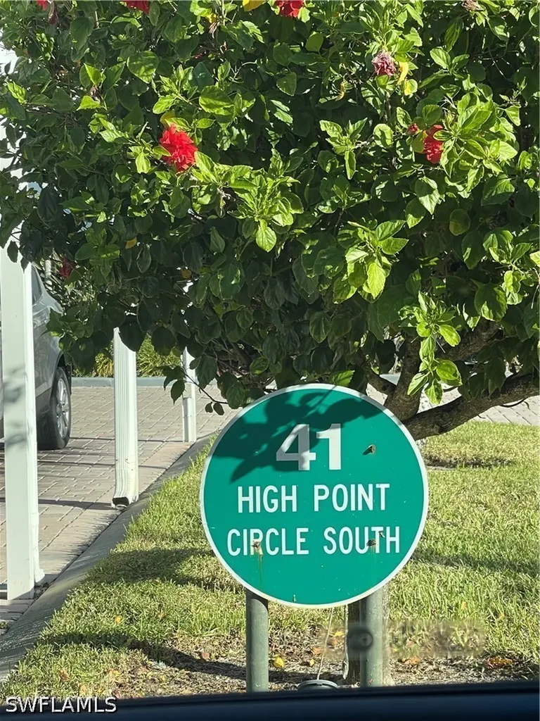 41 High Point Circle S Naples FL 34103