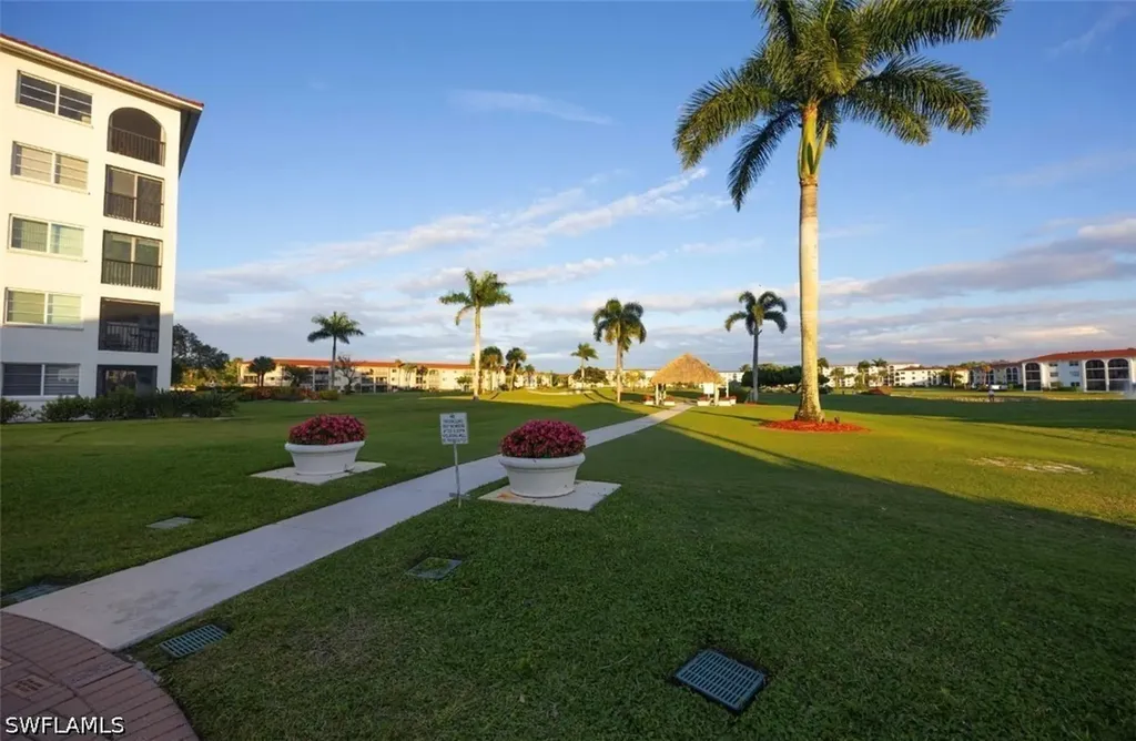 41 High Point Circle S Naples FL 34103