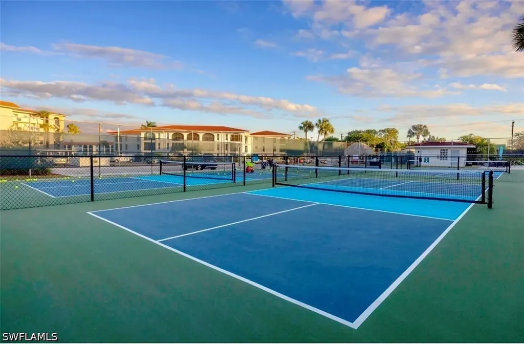 41 High Point Circle S Naples FL 34103