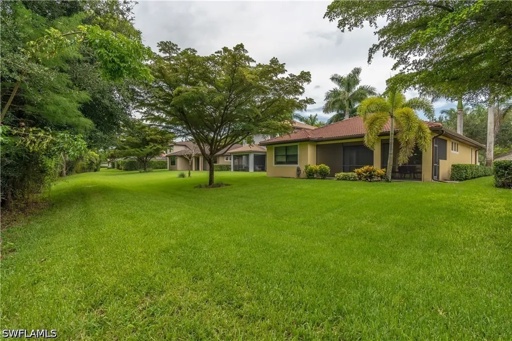 7807 Bucks Run Drive Naples FL 34120