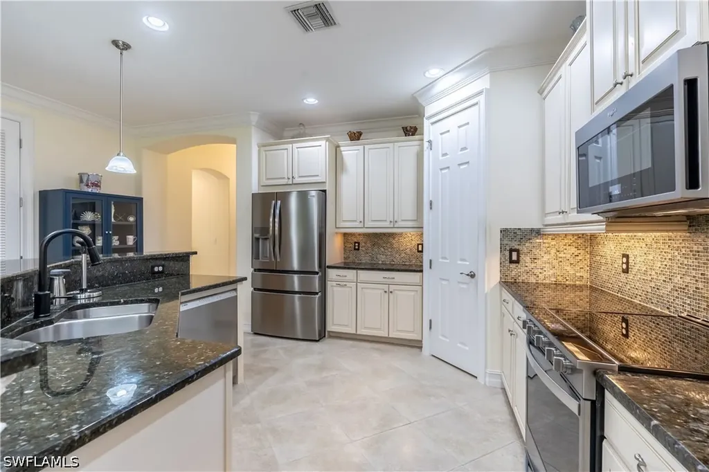 7807 Bucks Run Drive Naples FL 34120