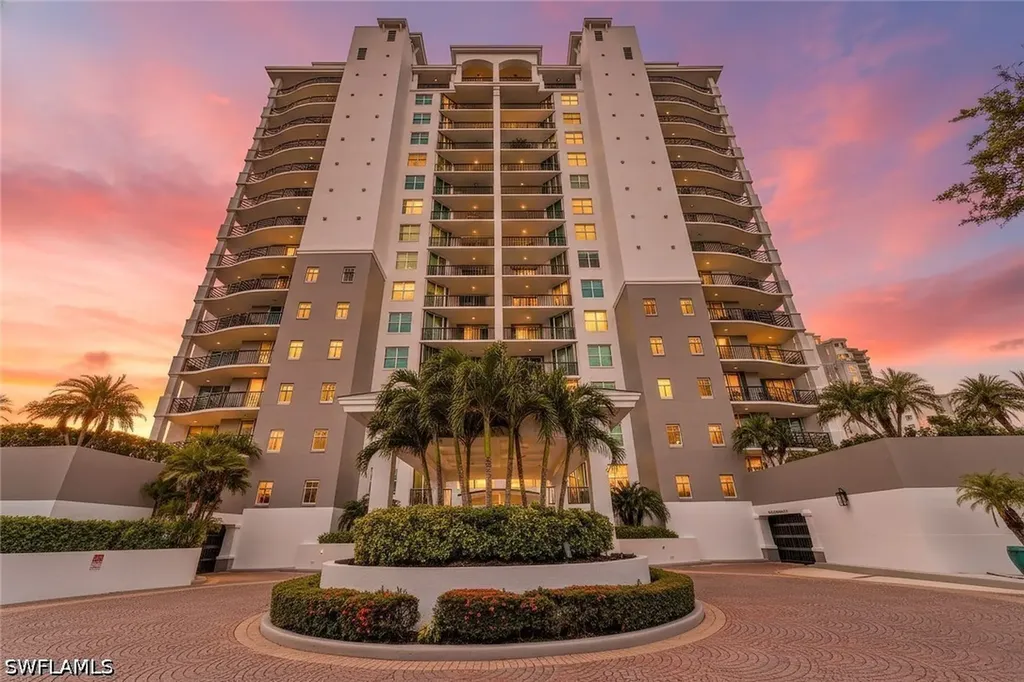 Naples FL, 455 Cove Tower Drive, Unit 1701