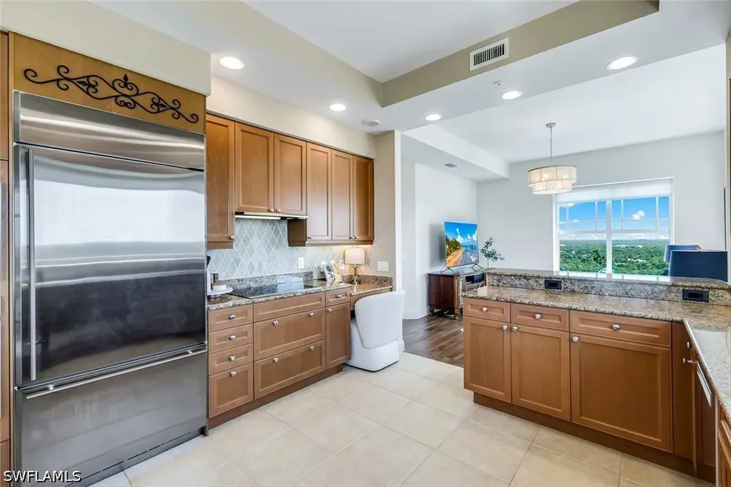 455 Cove Tower Drive Naples FL 34110