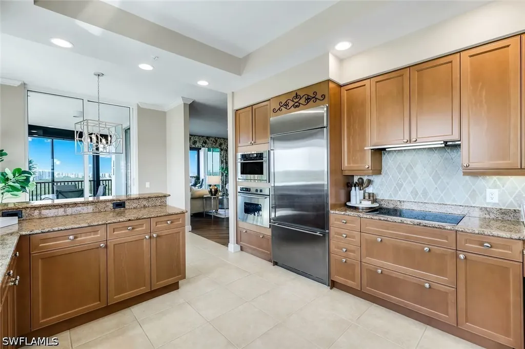 455 Cove Tower Drive Naples FL 34110