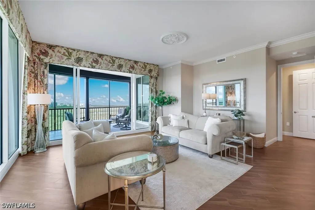 455 Cove Tower Drive Naples FL 34110