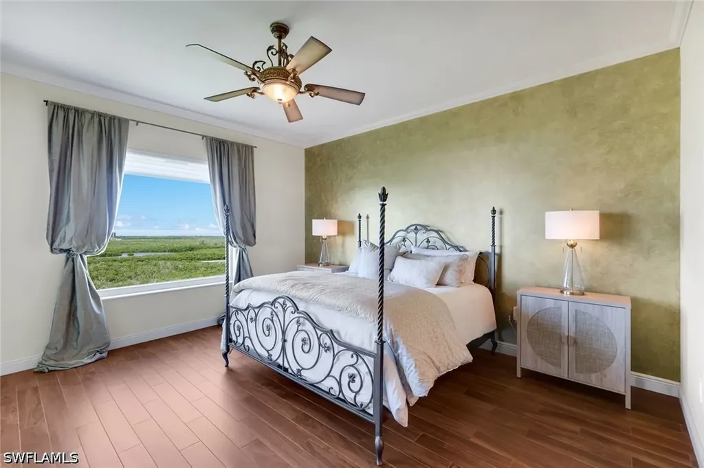 455 Cove Tower Drive Naples FL 34110