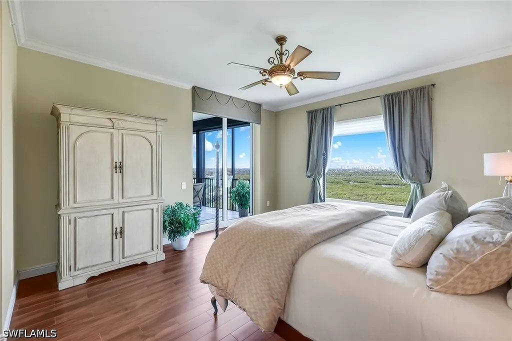 455 Cove Tower Drive Naples FL 34110