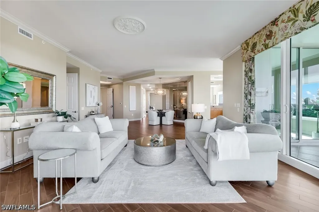 455 Cove Tower Drive Naples FL 34110
