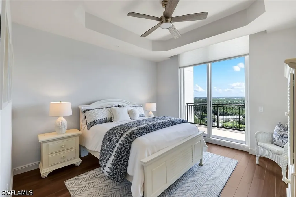 455 Cove Tower Drive Naples FL 34110
