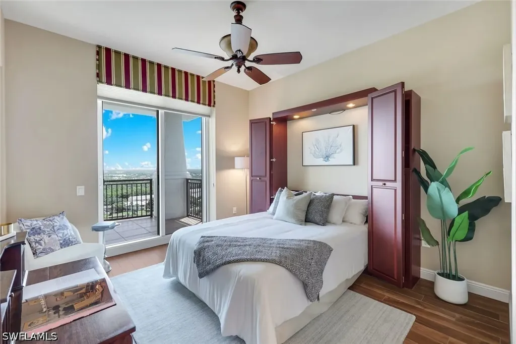 455 Cove Tower Drive Naples FL 34110