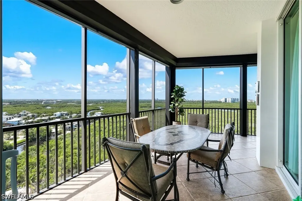 455 Cove Tower Drive Naples FL 34110