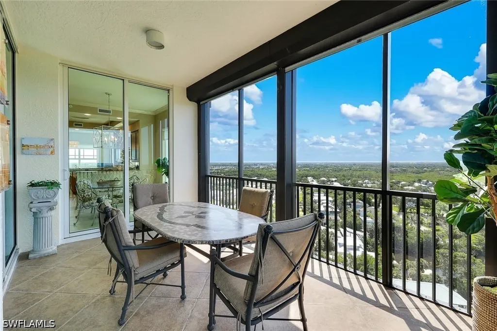 455 Cove Tower Drive Naples FL 34110