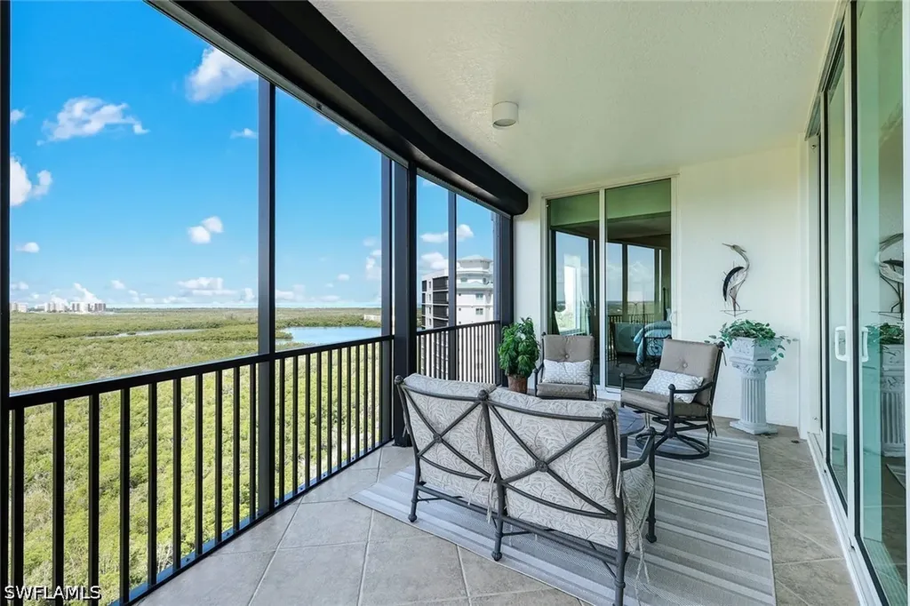 455 Cove Tower Drive Naples FL 34110