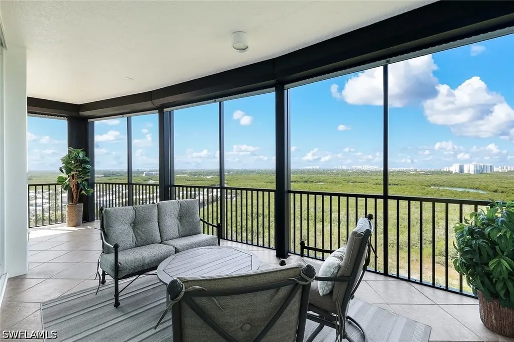 455 Cove Tower Drive Naples FL 34110