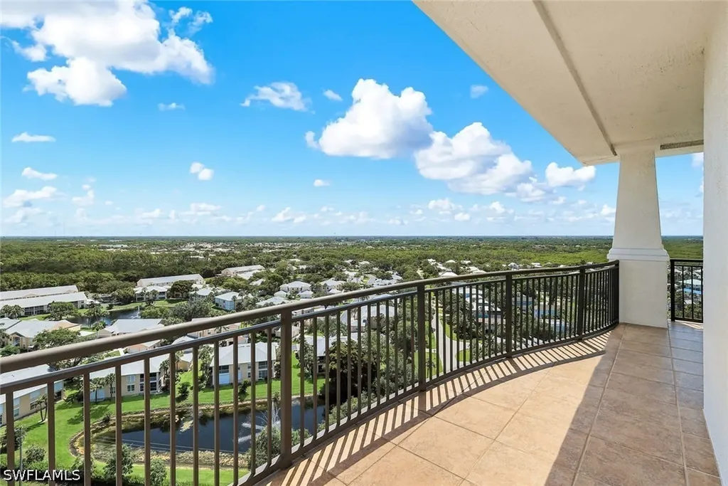 455 Cove Tower Drive Naples FL 34110