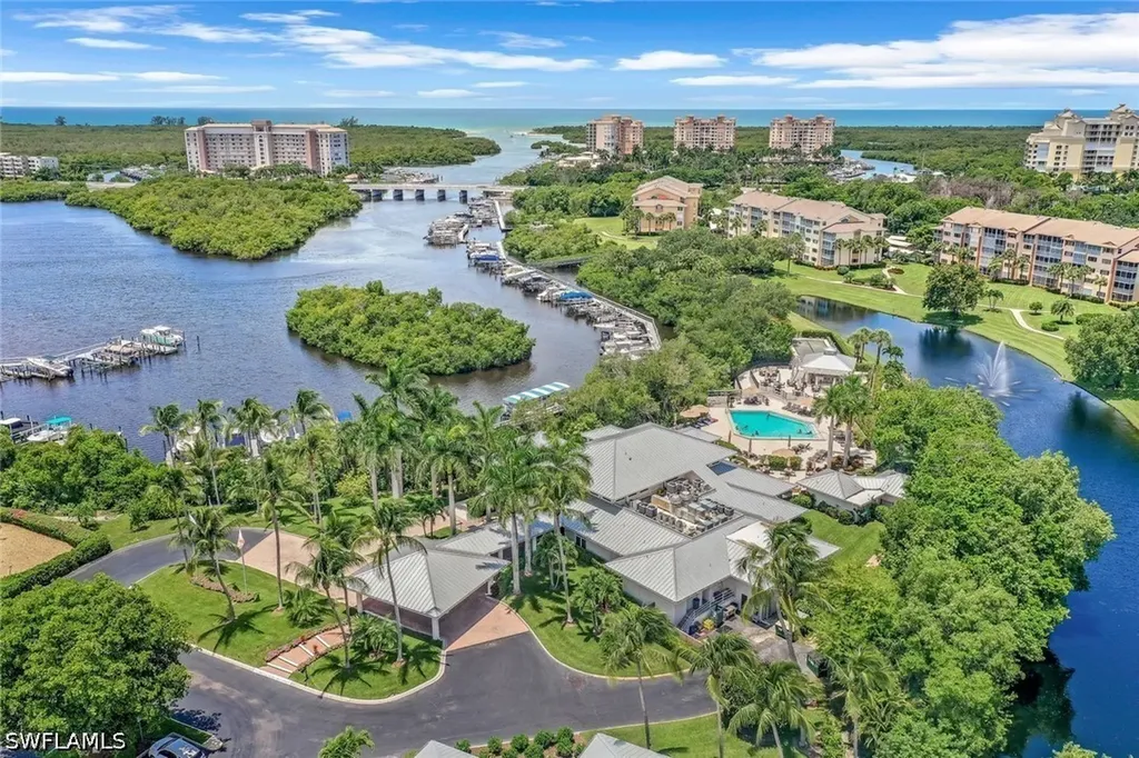 455 Cove Tower Drive Naples FL 34110