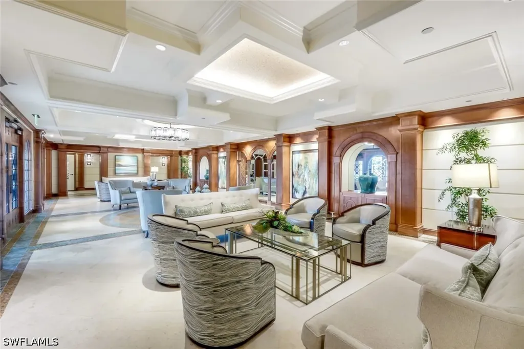 455 Cove Tower Drive Naples FL 34110