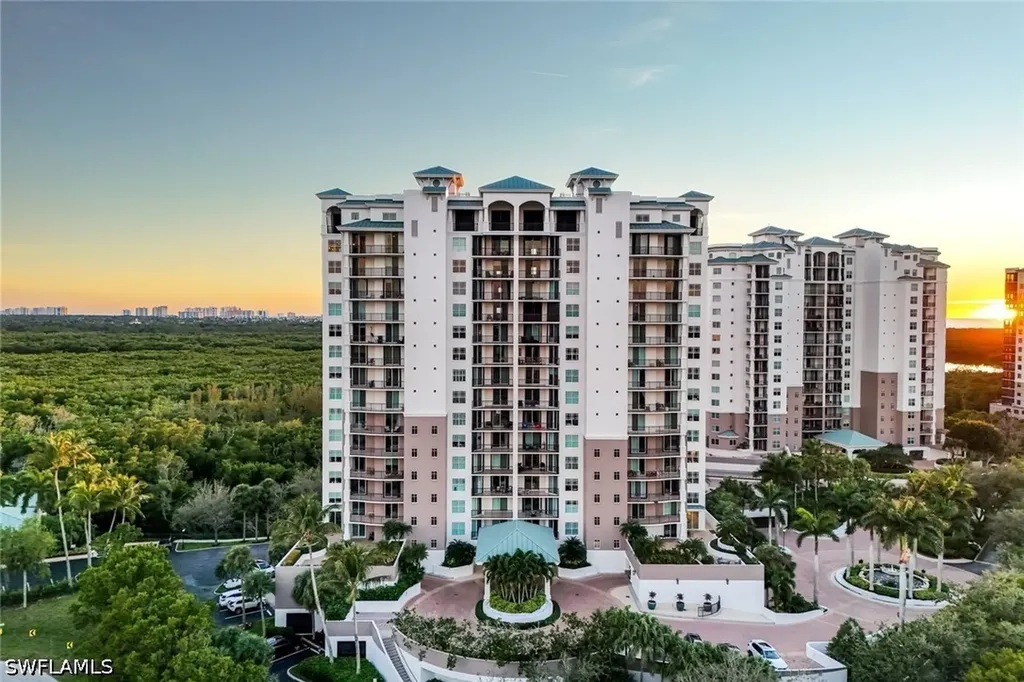 455 Cove Tower Drive Naples FL 34110