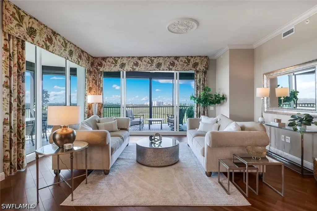 455 Cove Tower Drive Naples FL 34110