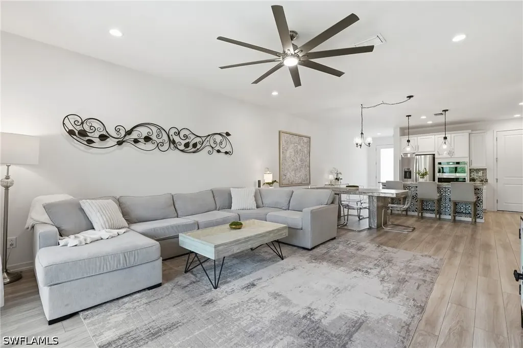 13081 Pembroke Drive Naples FL 34105