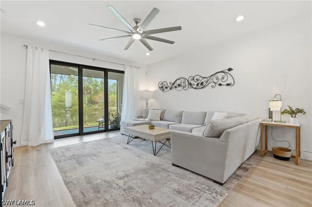 13081 Pembroke Drive Naples FL 34105