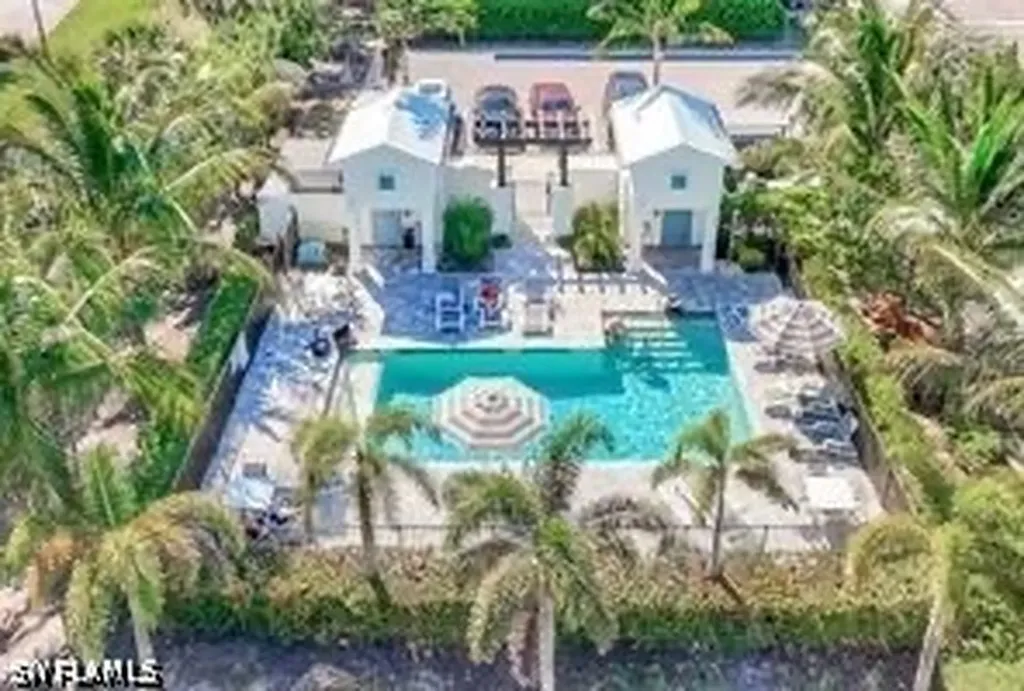 13081 Pembroke Drive Naples FL 34105